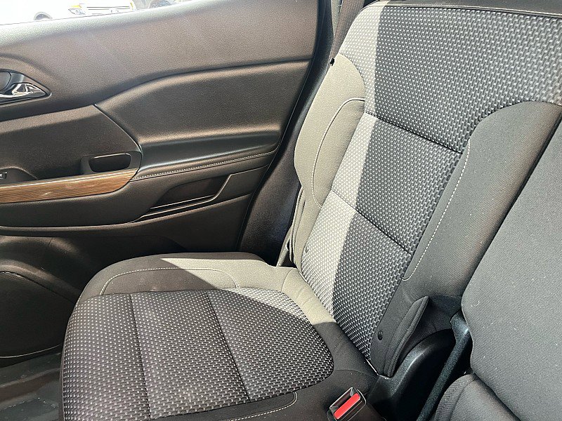 Used 2020 GMC Acadia SLE w/ Driver Convenience Package image 18