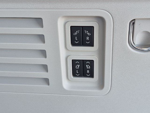 New 2027 Buick Enclave Avenir w/ LPO, Floor Liner Package FWD image 35