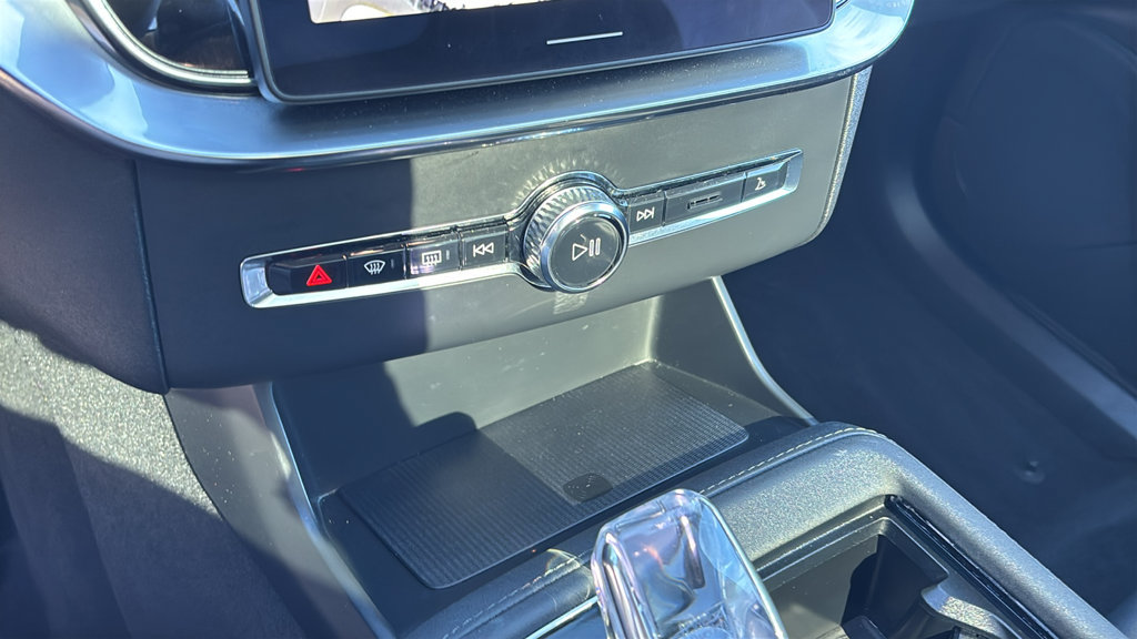 Certified 2026 Volvo XC90 B6 Plus AWD/4WD image 22