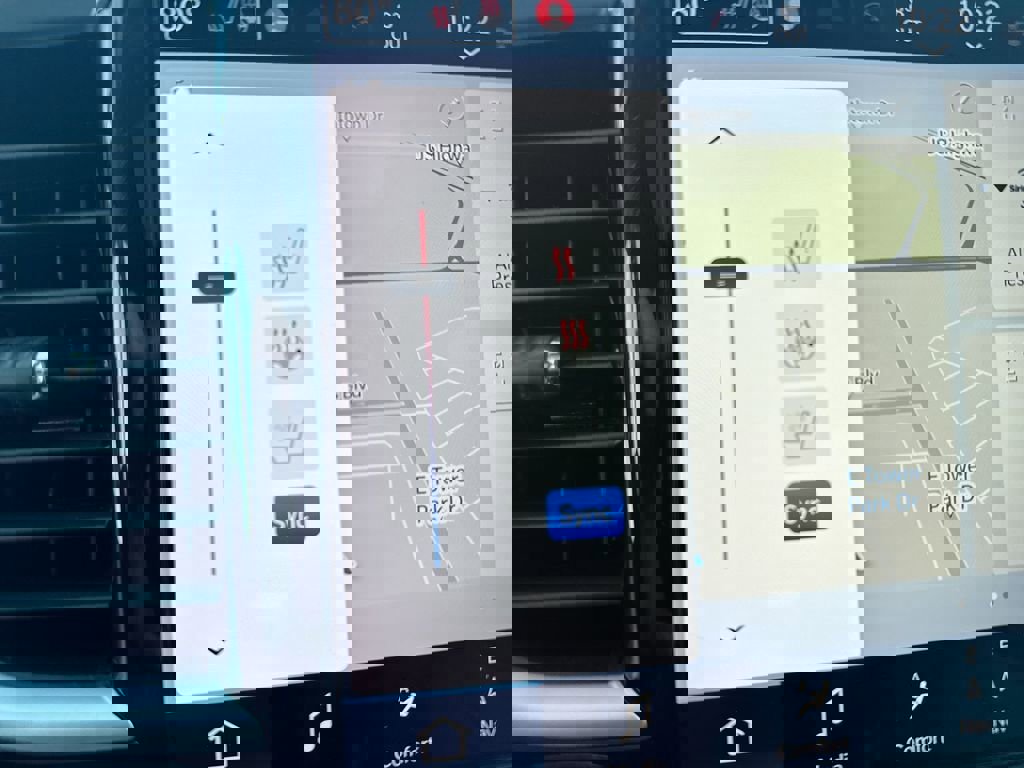 Used 2024 Chrysler Pacifica Limited image 39