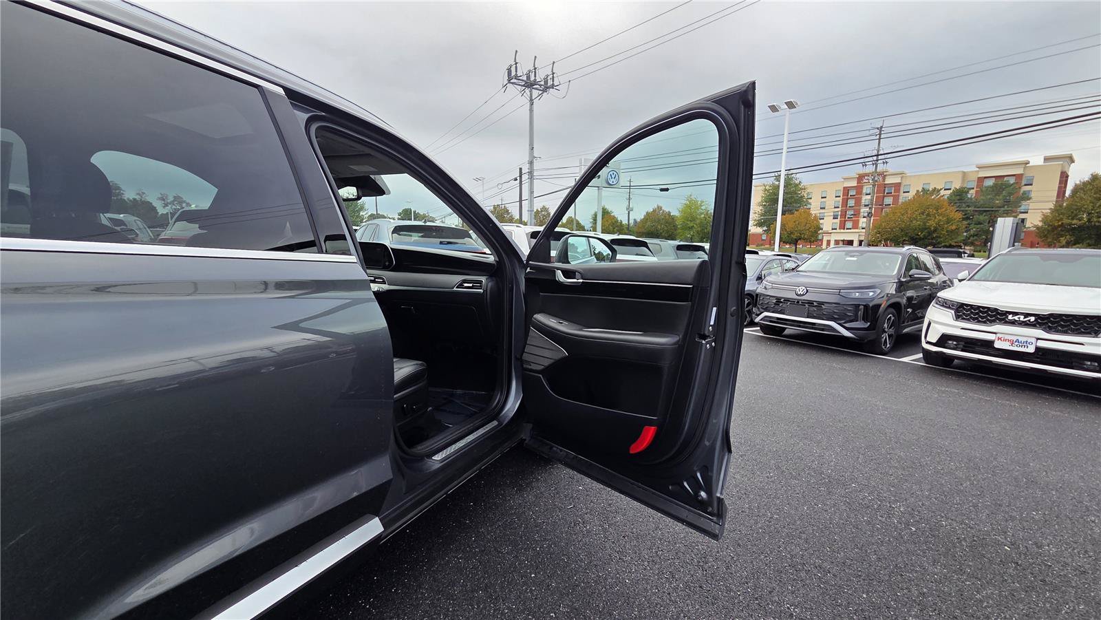 Used 2022 Hyundai Palisade Limited w/ Winter Package AWD/4WD image 33