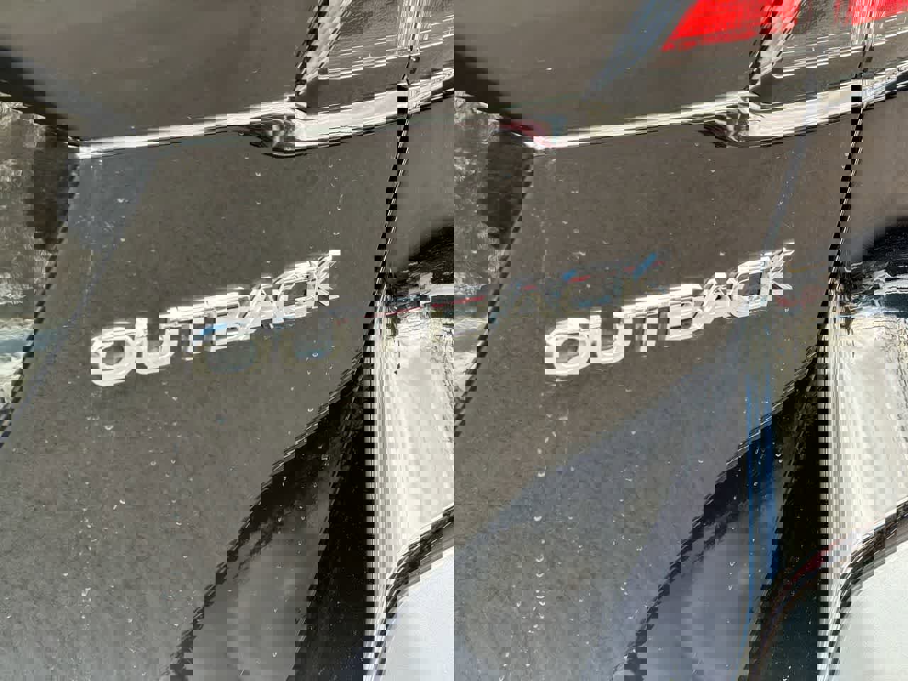 Used 2025 Subaru Outback Premium image 18