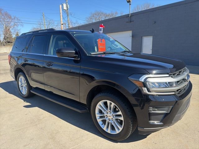 Used 2024 Ford Expedition XLT image 12