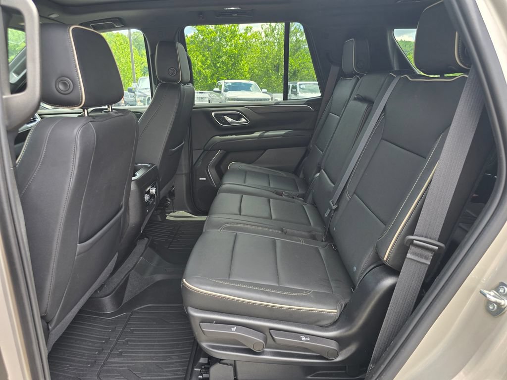 Used 2023 GMC Yukon SLT AWD/4WD image 11