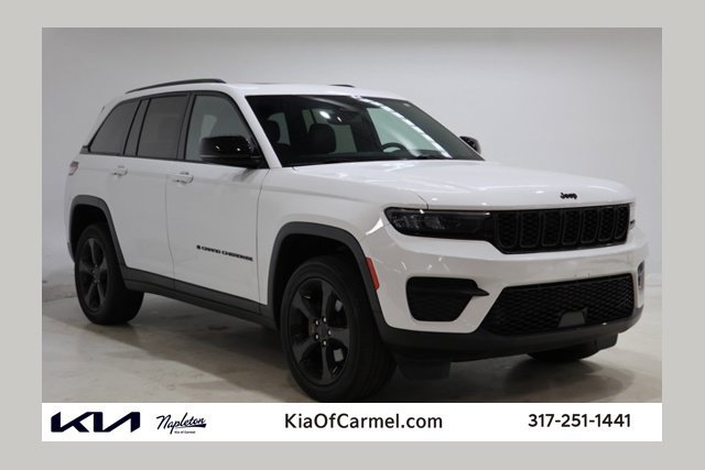 Used 2023 Jeep Grand Cherokee Altitude AWD/4WD image 1