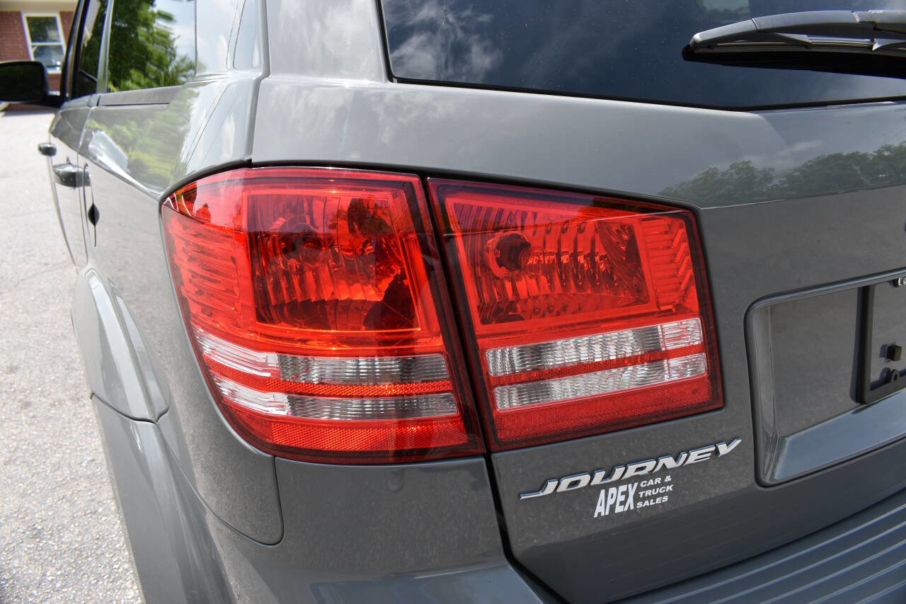 Used 2020 Dodge Journey SE FWD image 34