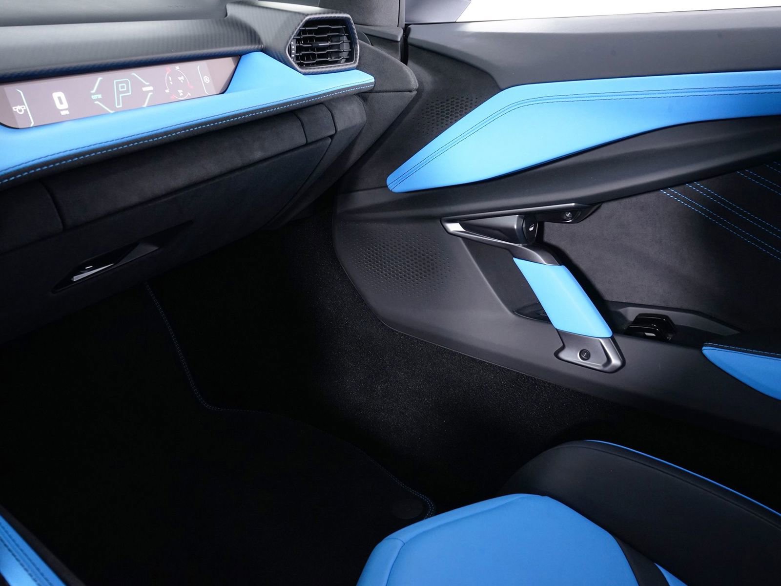 Used 2024 Lamborghini Revuelto AWD/4WD image 25