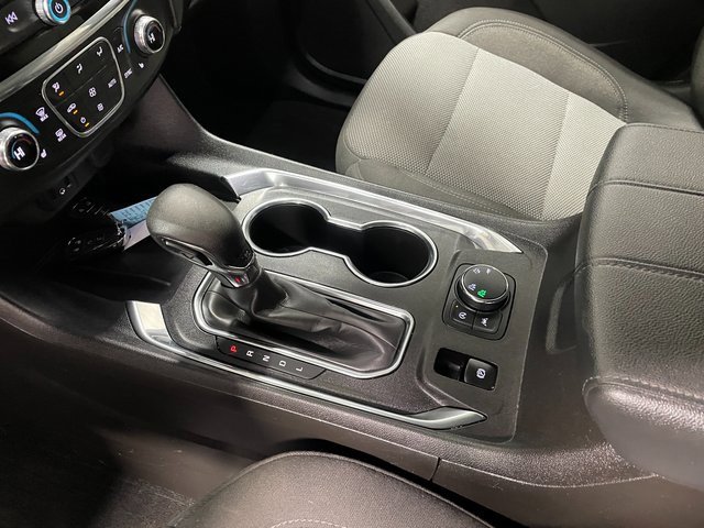 Used 2023 Chevrolet Traverse LT w/ Rear Camera Mirror Package image 17