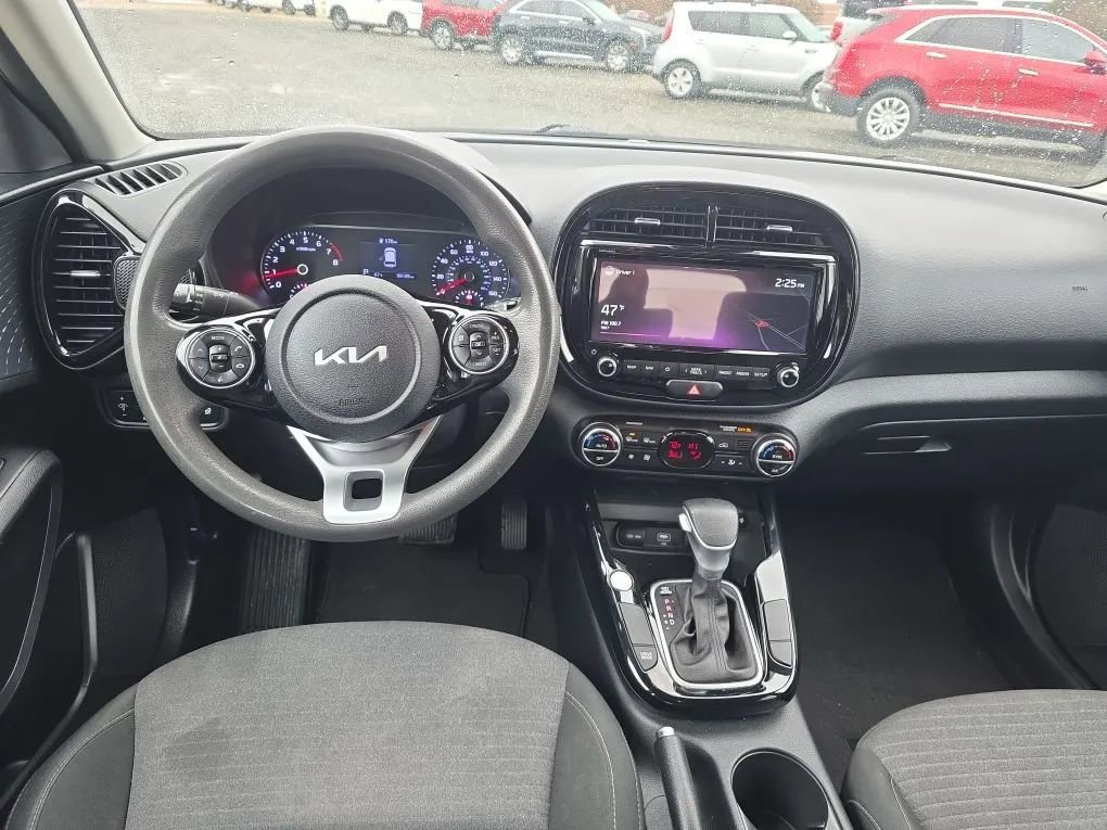 Used 2022 Kia Soul S image 12