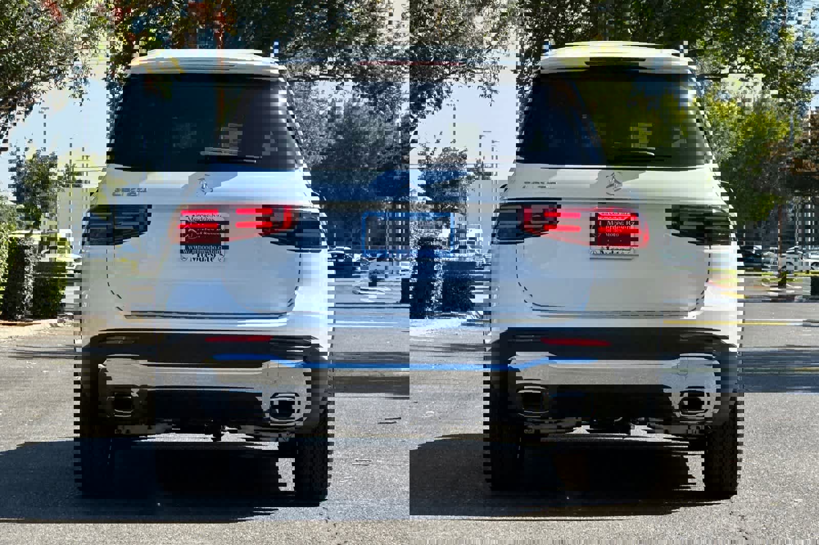 New 2025 Mercedes-Benz GLB 250 image 4