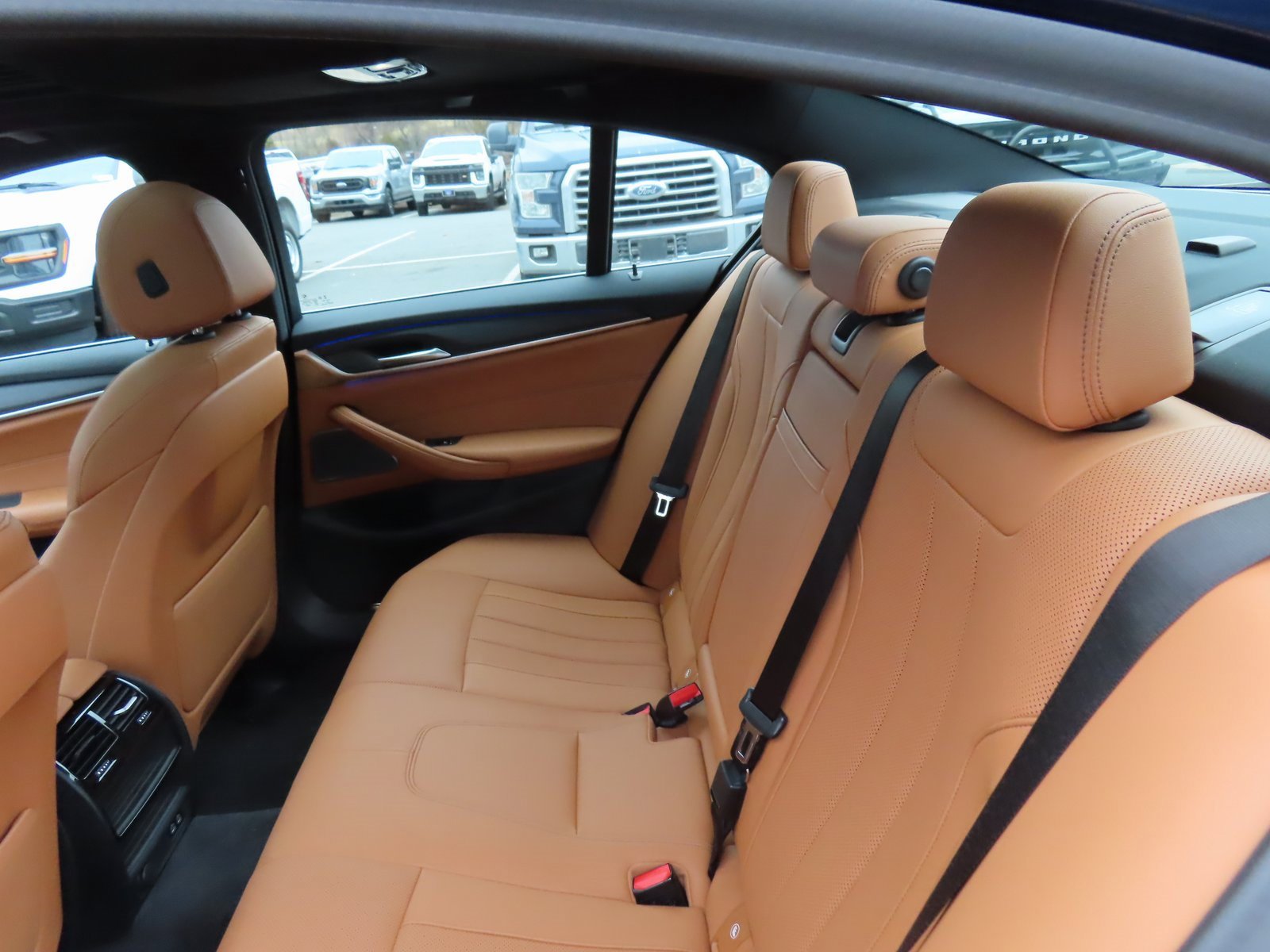 Used 2021 BMW 530i xDrive w/ Premium Package image 34