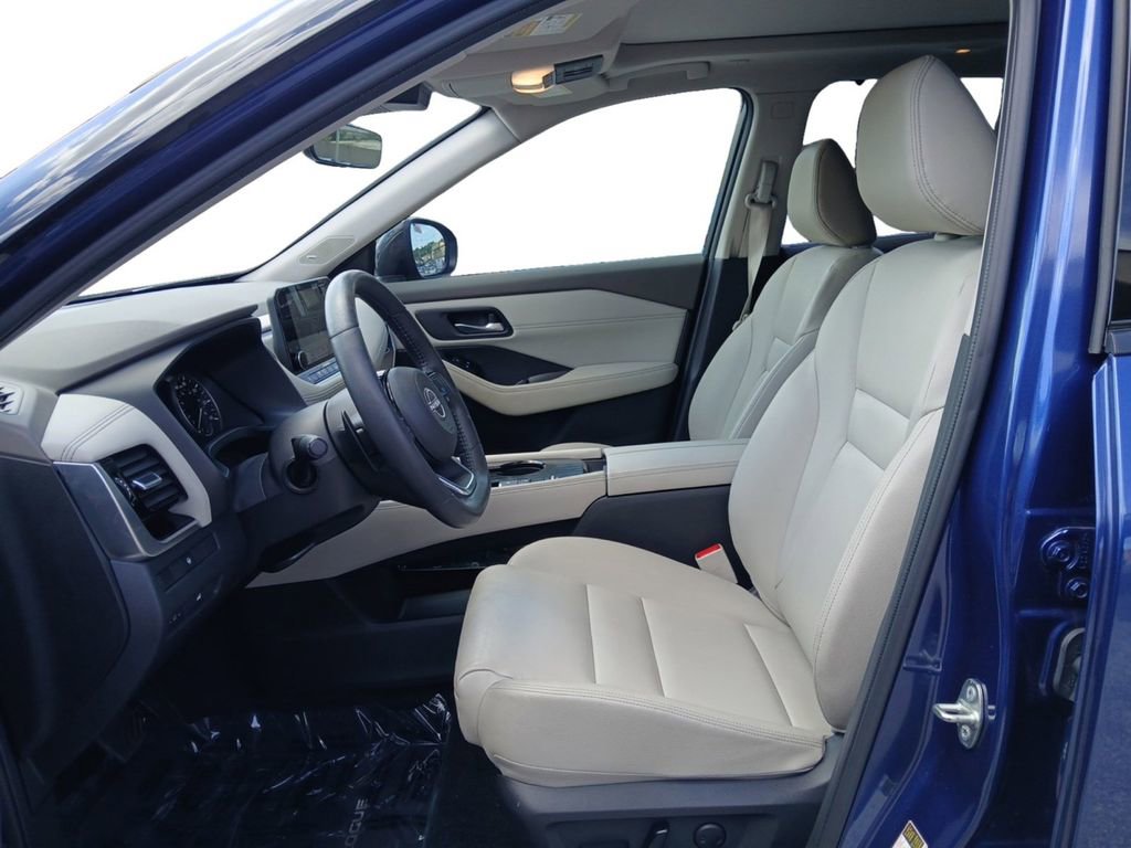 Used 2023 Nissan Rogue SL w/ SL Premium Package FWD image 9