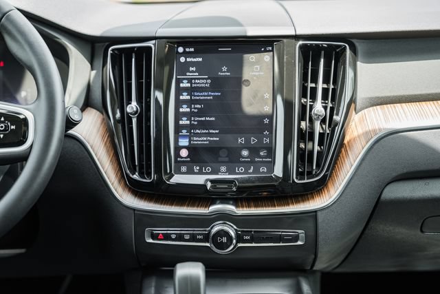 Certified 2023 Volvo XC60 B5 Plus w/ Climate Package AWD/4WD image 22