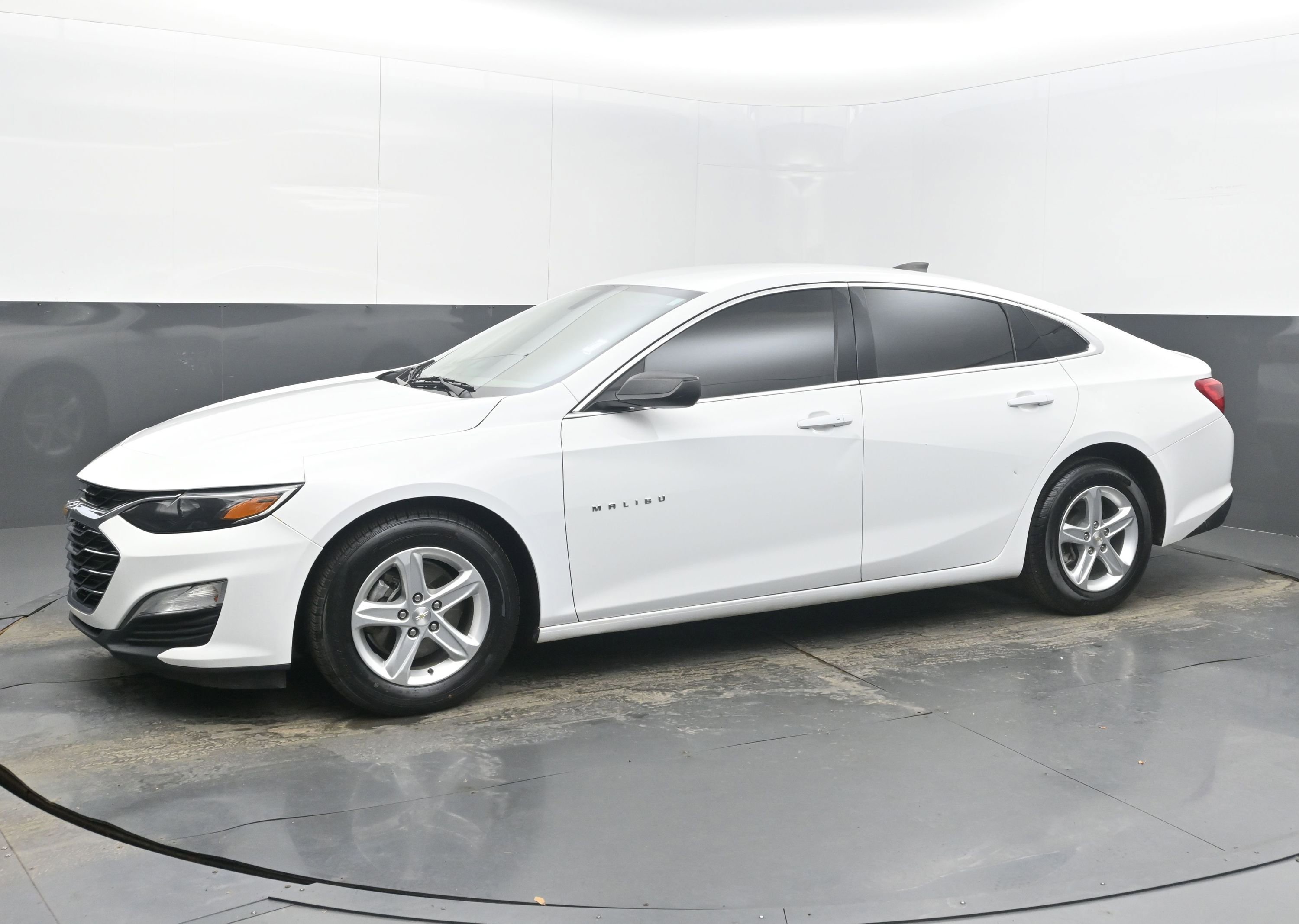 Used 2021 Chevrolet Malibu LS image 5