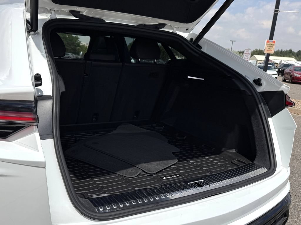 Used 2022 Lamborghini Urus AWD/4WD image 10