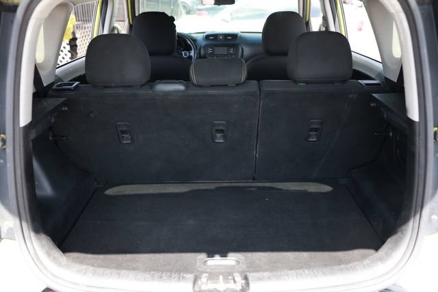 Used 2016 Kia Soul + FWD image 27