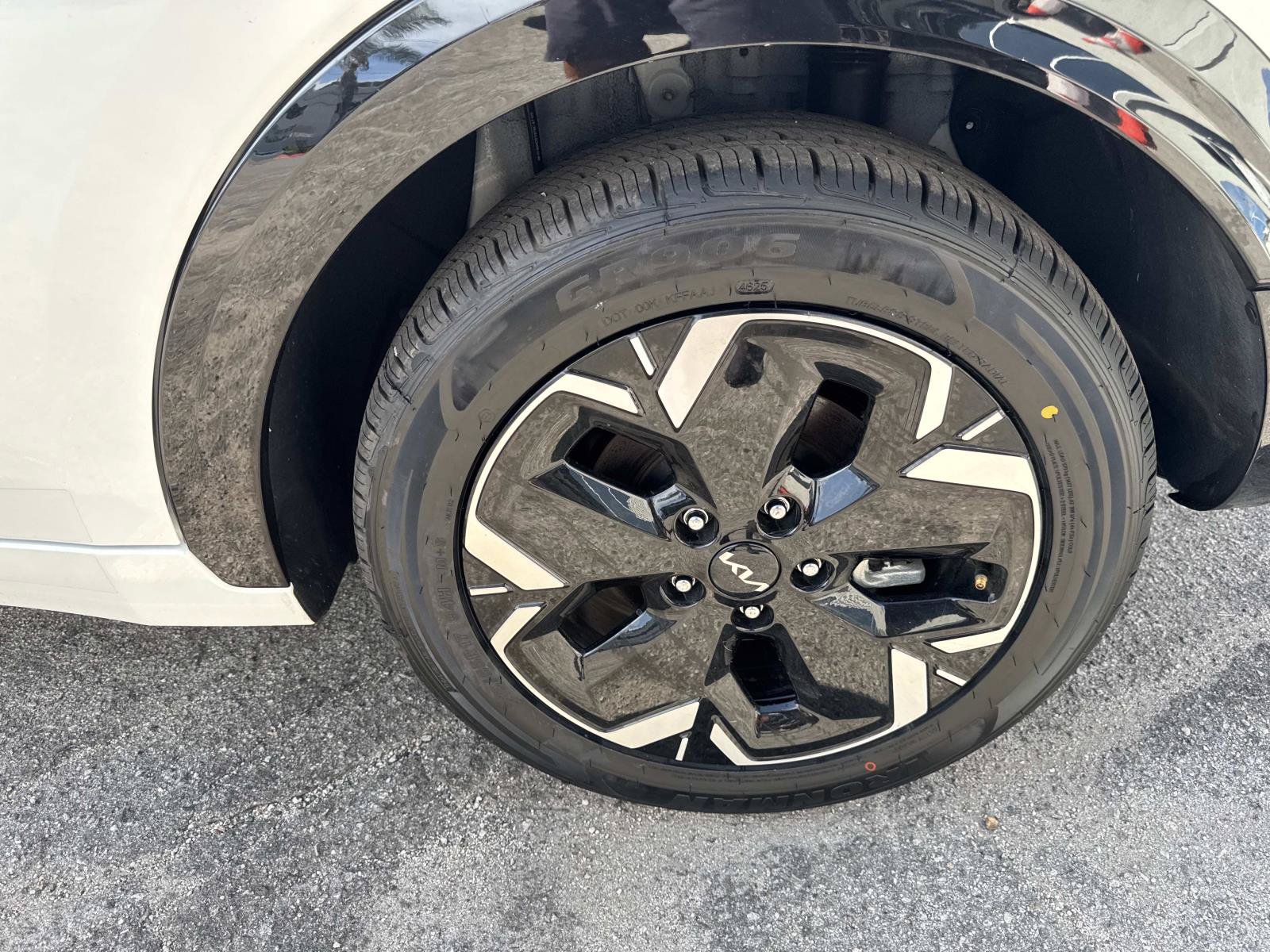 Used 2025 Kia Niro Wave FWD image 6
