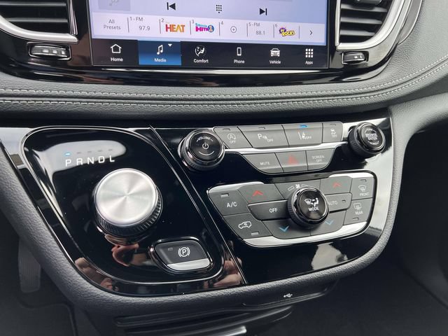 New 2026 Chrysler Pacifica Select w/ S Appearance Package AWD/4WD image 21