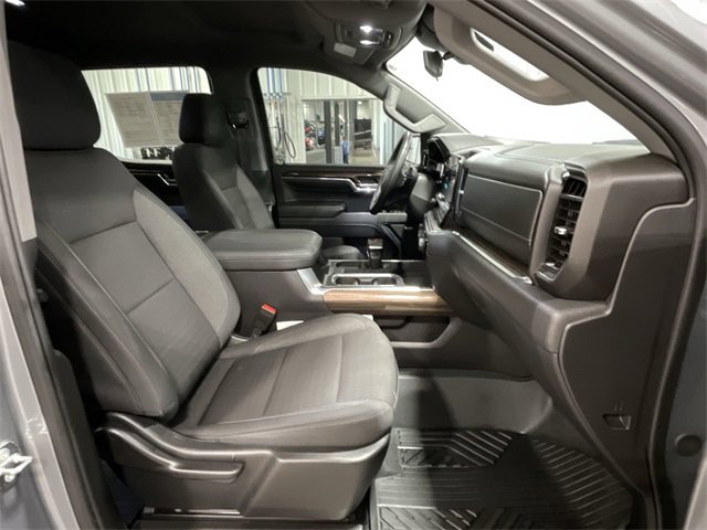 Used 2024 Chevrolet Silverado 1500 LT Trail Boss w/ Convenience Package II image 28