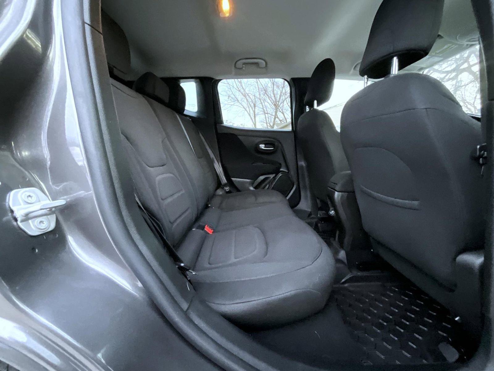 Used 2021 Jeep Renegade Latitude image 19