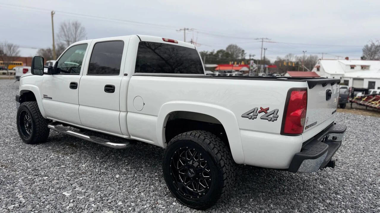 Used 2005 Chevrolet Silverado 2500 LT w/ Heavy-Duty Power Package image 5