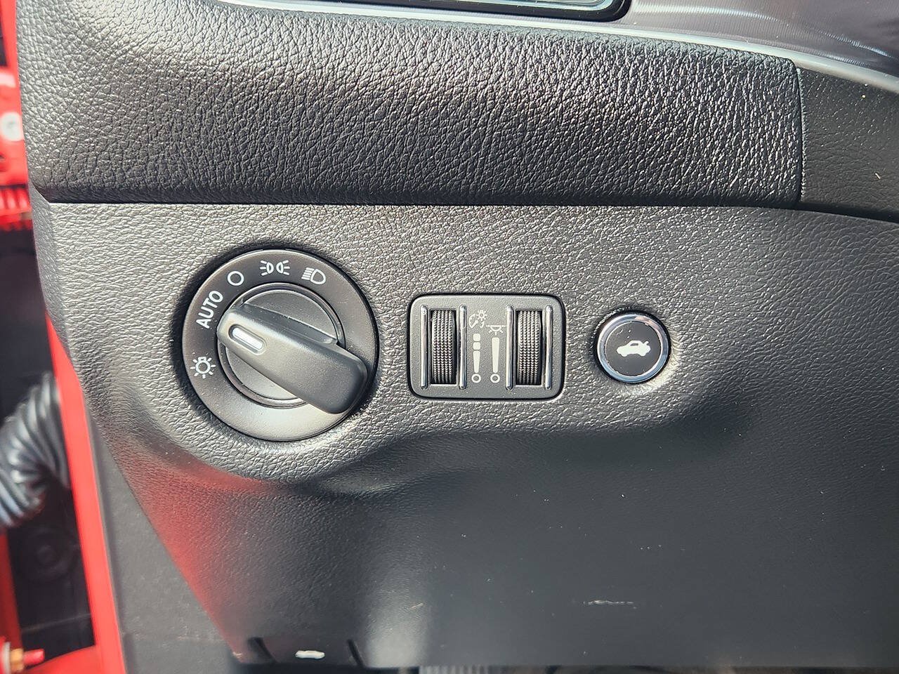 Used 2019 Dodge Challenger SXT AWD/4WD image 19