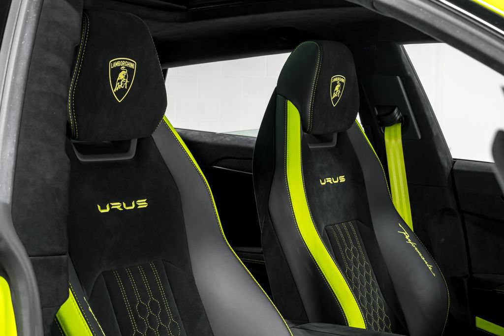 Used 2024 Lamborghini Urus Performante AWD/4WD image 40