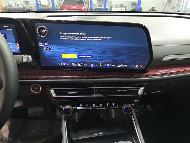 New 2026 Chevrolet Traverse RS w/ LPO, Floor Liner Package image 24