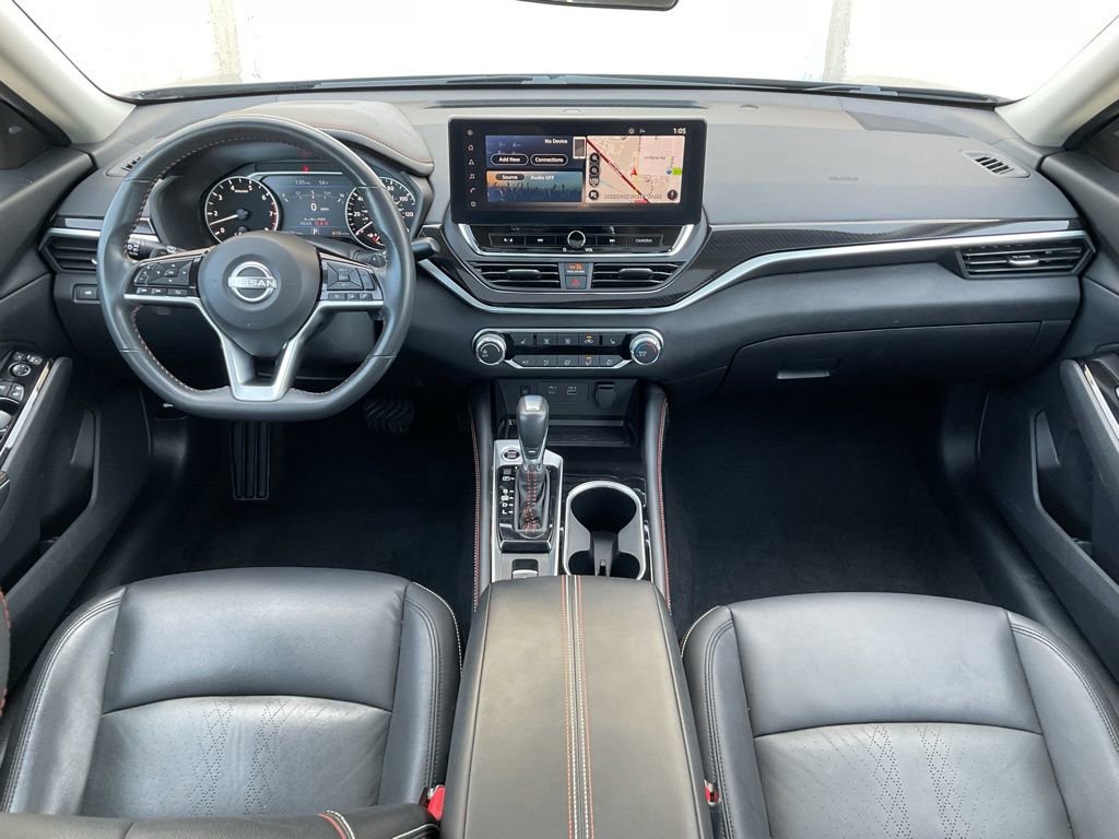 Used 2023 Nissan Altima 2.5 SR w/ SR Premium Package image 17