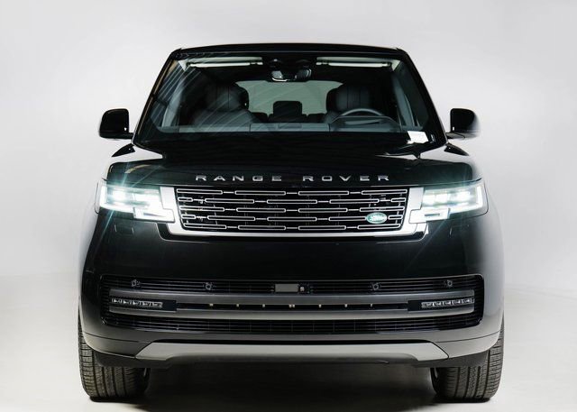 New 2025 Land Rover Range Rover SE image 8