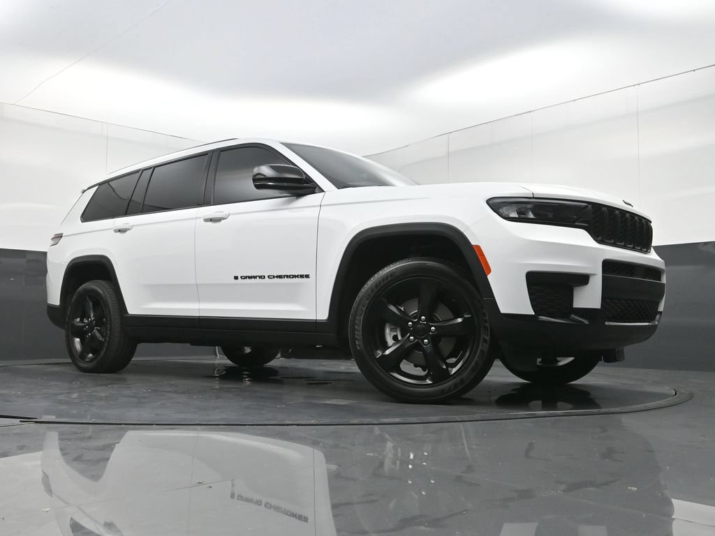 Used 2023 Jeep Grand Cherokee L Laredo AWD/4WD image 28