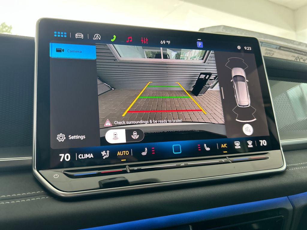 New 2026 Volkswagen Tiguan SE R-Line FWD image 25