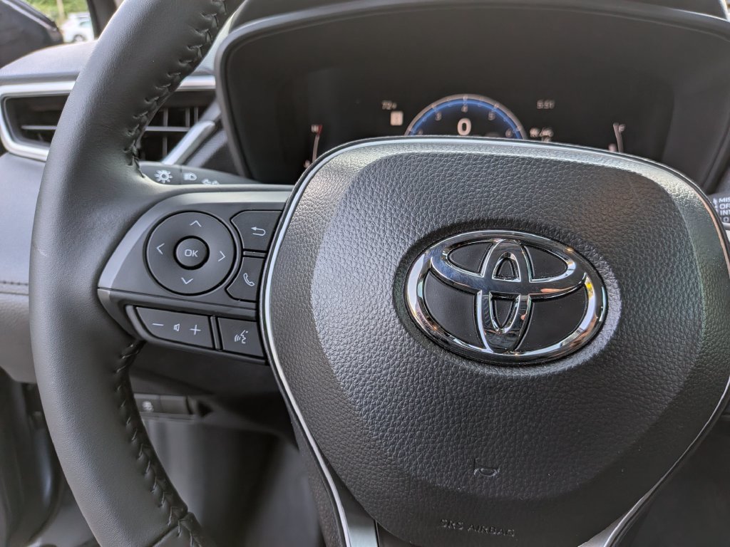 Used 2026 Toyota Corolla Cross LE FWD image 14