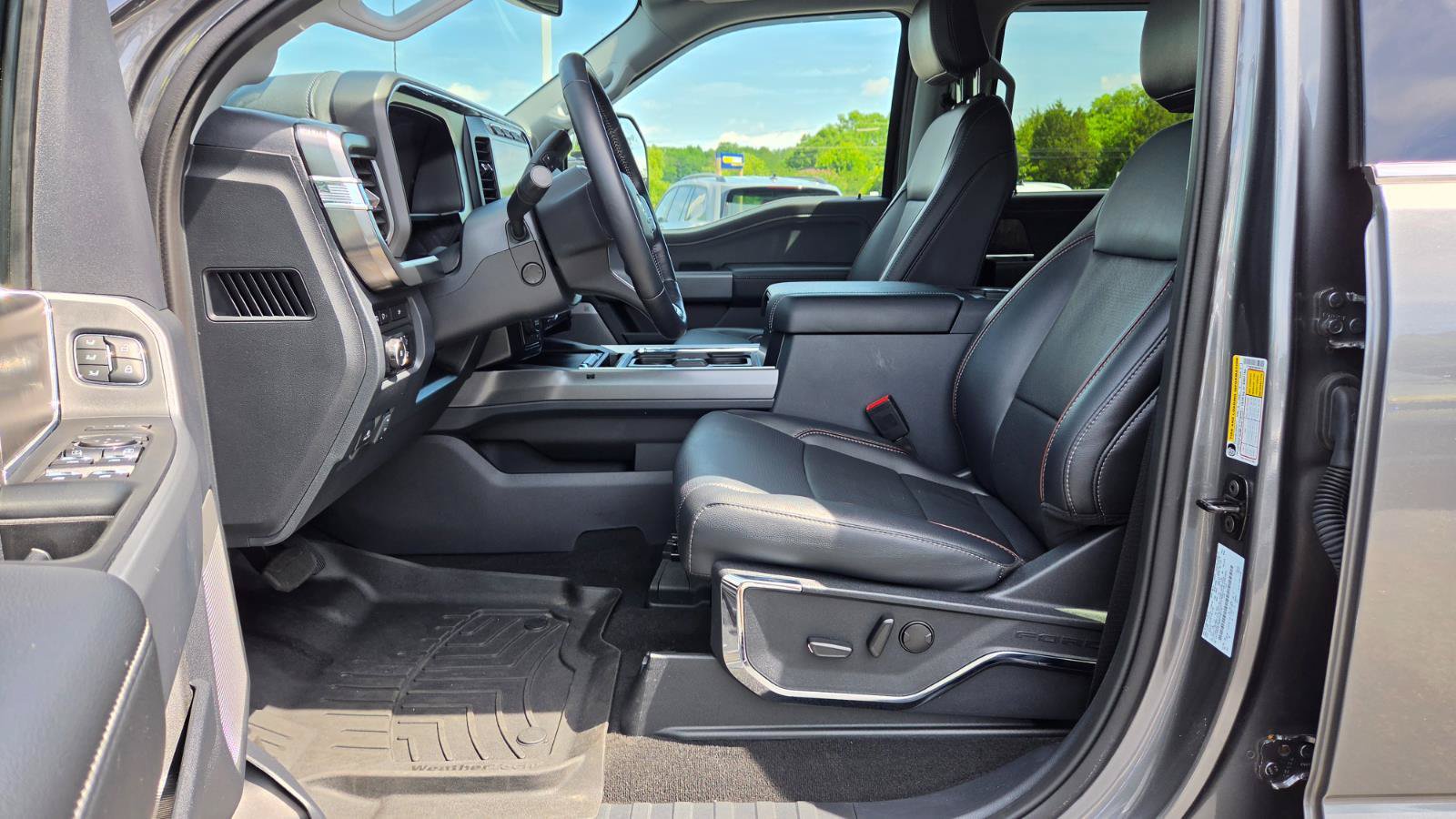 Used 2024 Ford F350 Lariat w/ Chrome Package AWD/4WD image 35