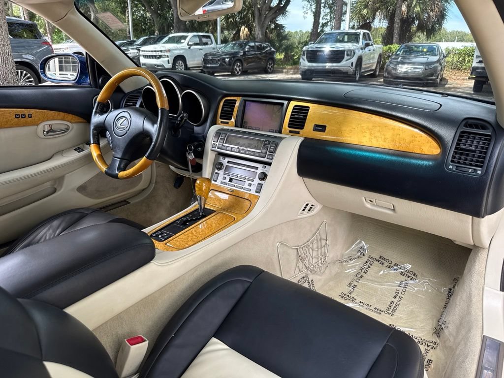 Used 2005 Lexus SC 430 Convertible RWD image 36