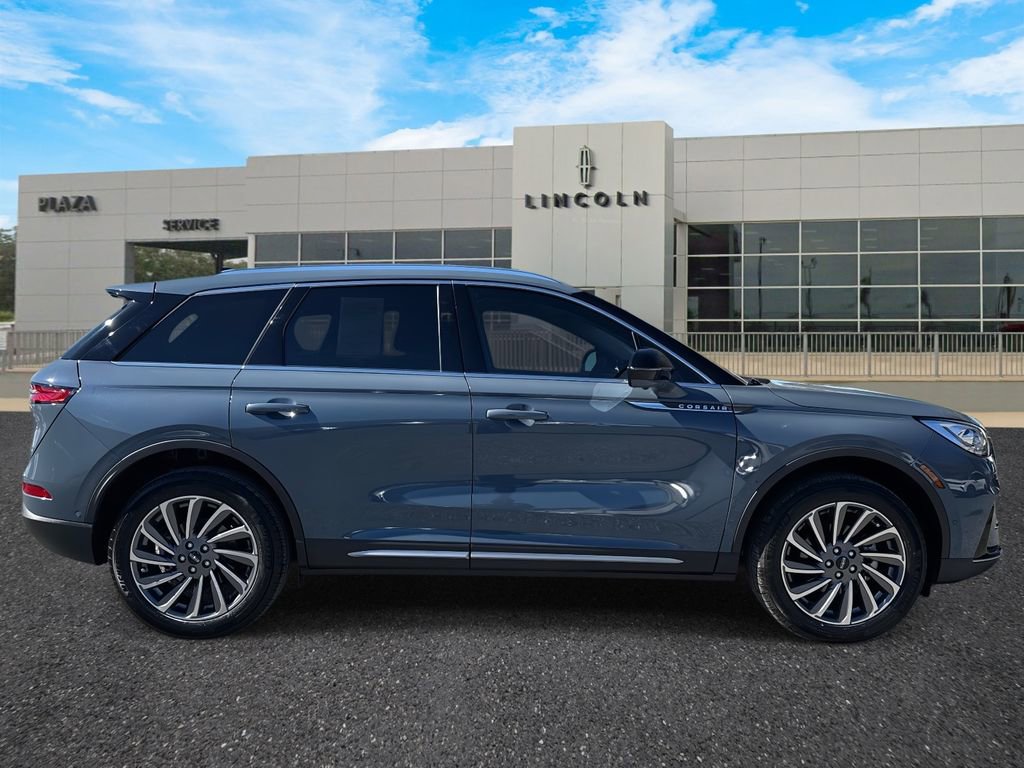 Used 2023 Lincoln Corsair Reserve w/ Equipment Group 202A image 2