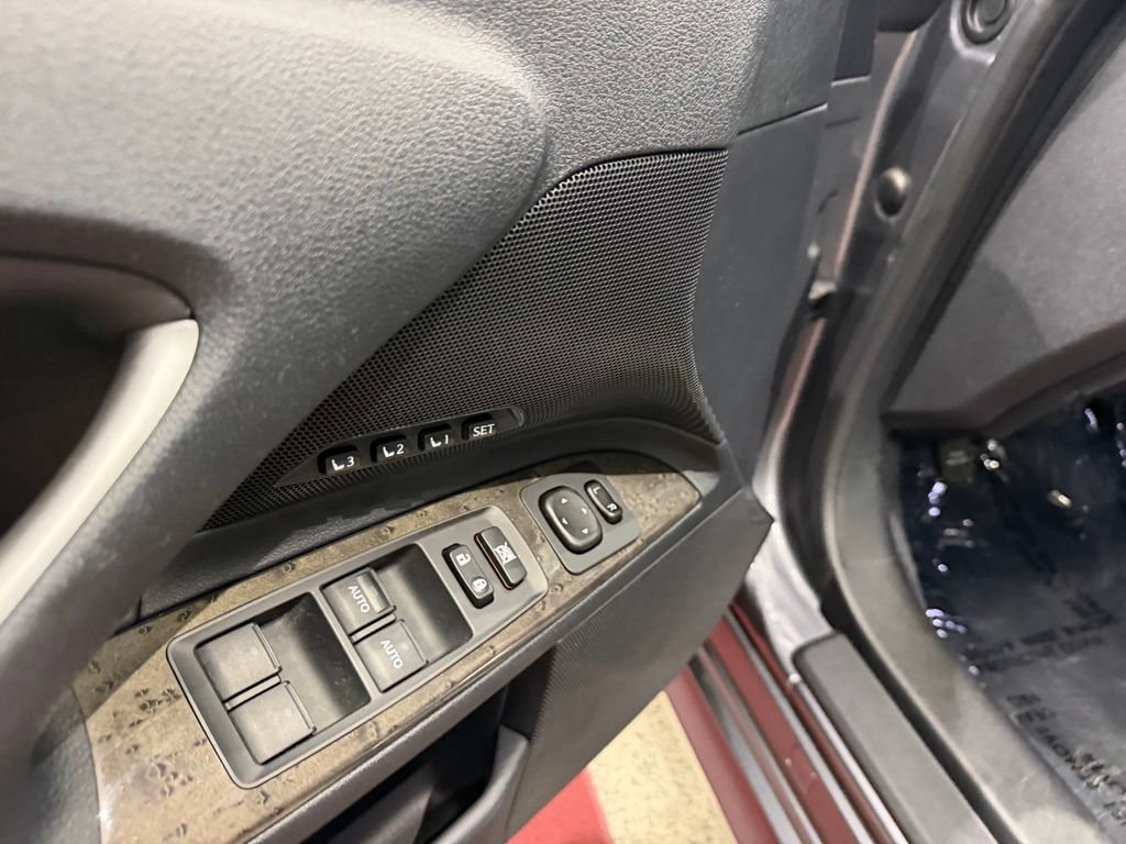 Used 2012 Lexus IS 350C w/ Luxury Pkg RWD image 42