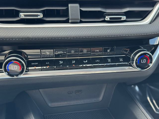 New 2026 Chevrolet Equinox LT w/ Convenience Package II image 16