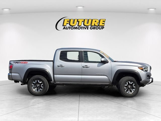 Certified 2020 Toyota Tacoma TRD Off-Road AWD/4WD image 4