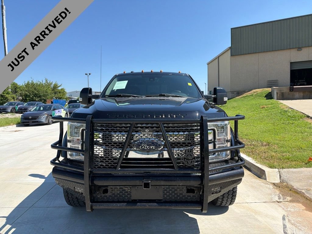 Used 2017 Ford F450 Lariat w/ Lariat Ultimate Package AWD/4WD image 2