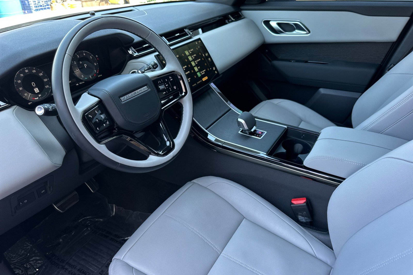 Used 2024 Land Rover Range Rover Velar Dynamic SE AWD/4WD image 4