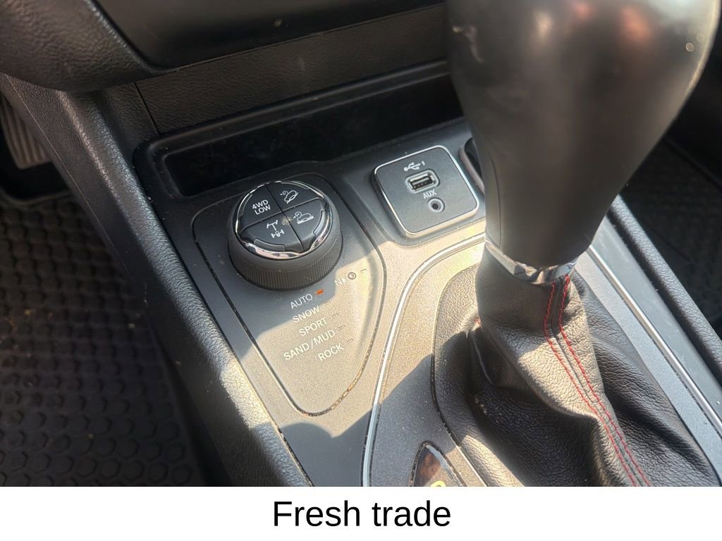 Used 2022 Jeep Cherokee Trailhawk w/ Sun, Sound & Nav Group image 16