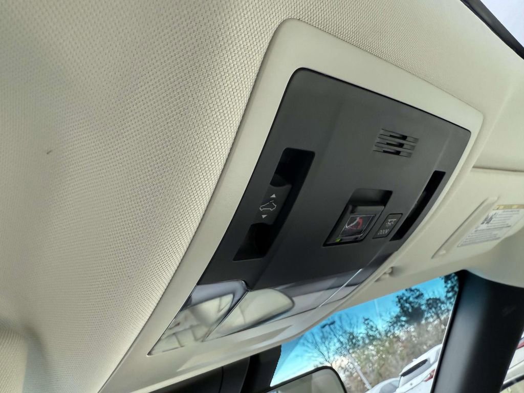 Used 2022 Lexus ES 350 Ultra Luxury image 25