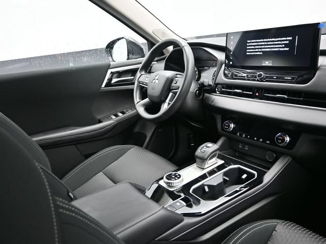 New 2026 Mitsubishi Outlander ES FWD image 14