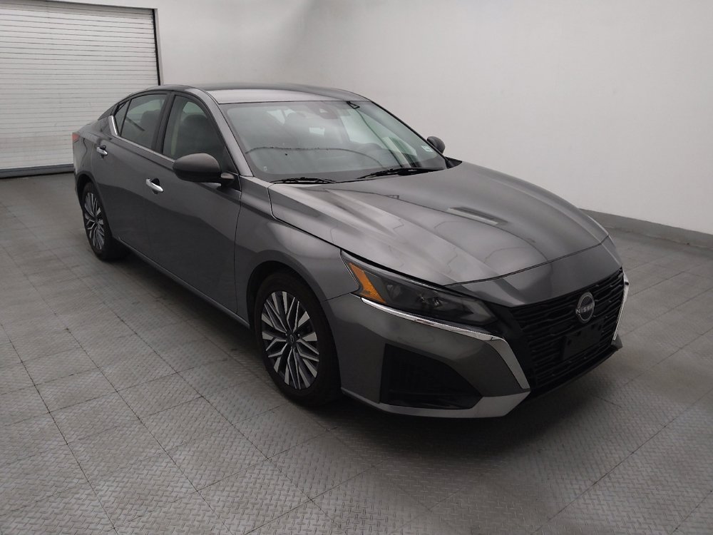 Used 2024 Nissan Altima 2.5 SV FWD image 13