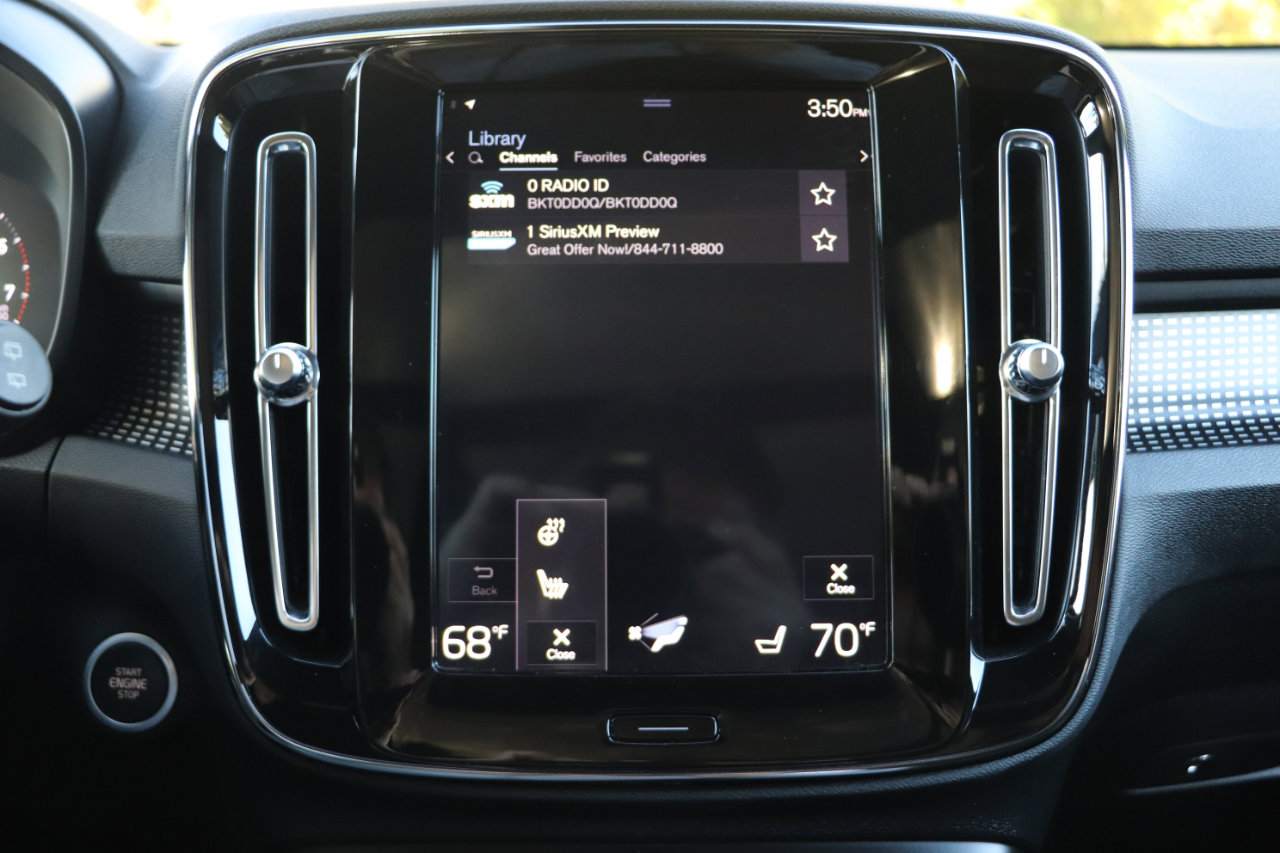 Used 2020 Volvo XC40 T5 R-Design image 24