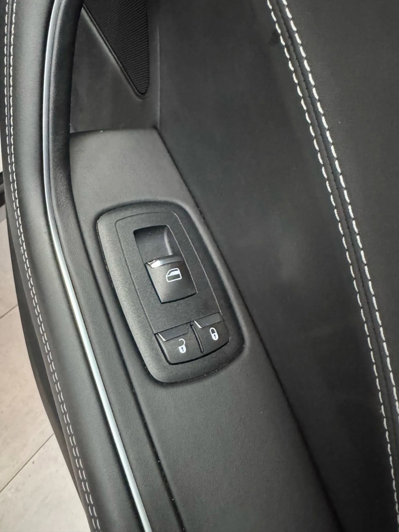 Used 2017 Maserati Levante w/ Sport Package image 21