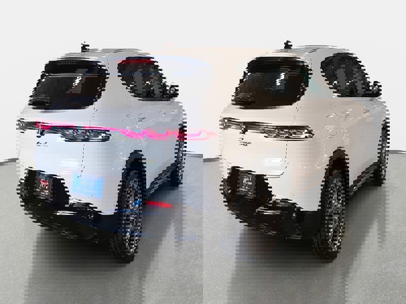 New 2025 Alfa Romeo Tonale w/ Premium Package image 5