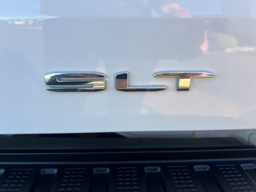 Used 2025 GMC Sierra 1500 SLT AWD/4WD image 17