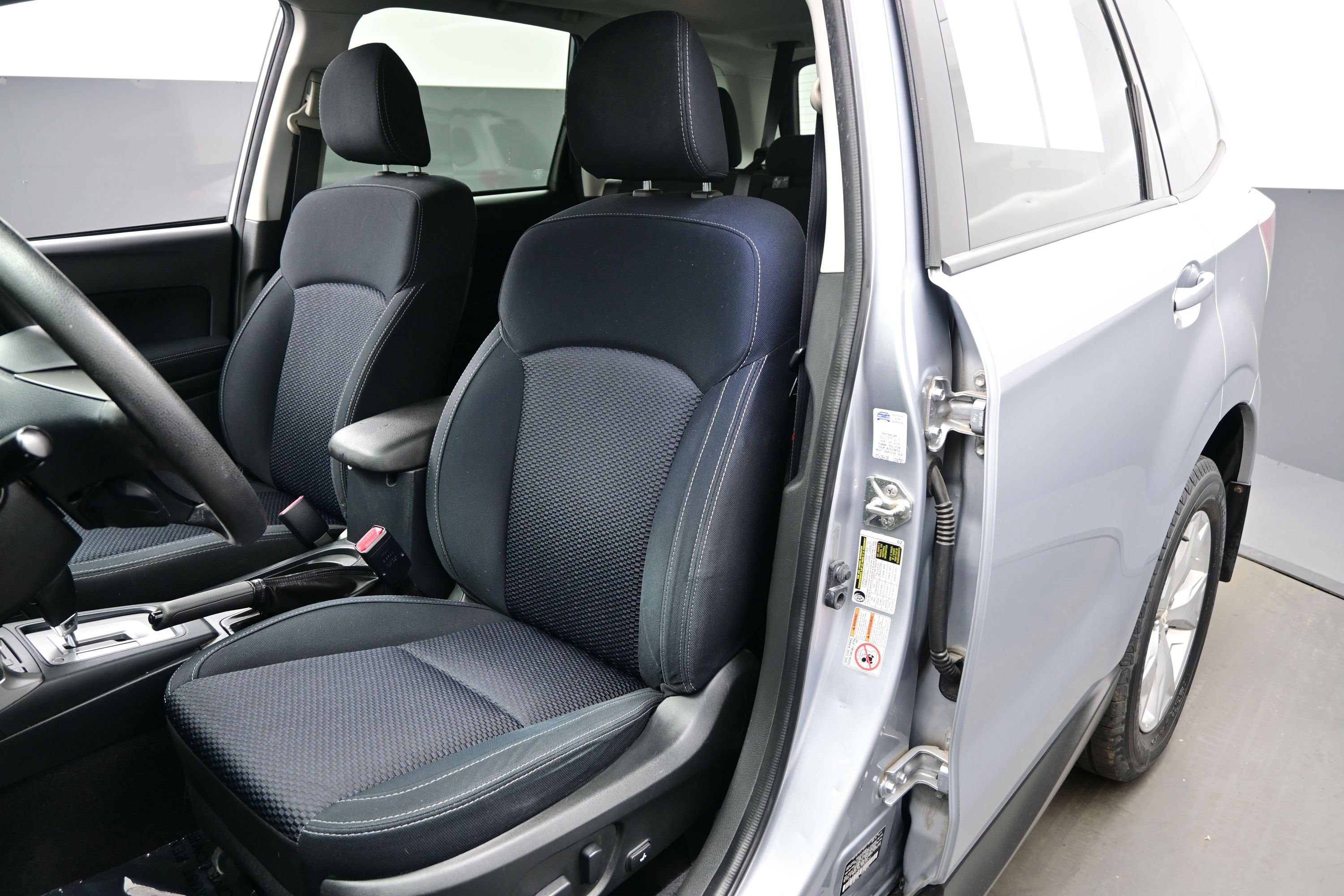 Used 2015 Subaru Forester 2.5i Premium w/ All-Weather Package AWD/4WD image 12